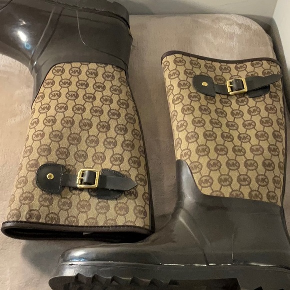 EUC Michael Kors Rain Boots - Size 10 - Picture 3 of 8
